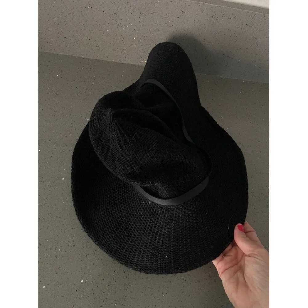 Urban Outfitters NWT Floppy Brim Hat - Black New One size straw sun hat